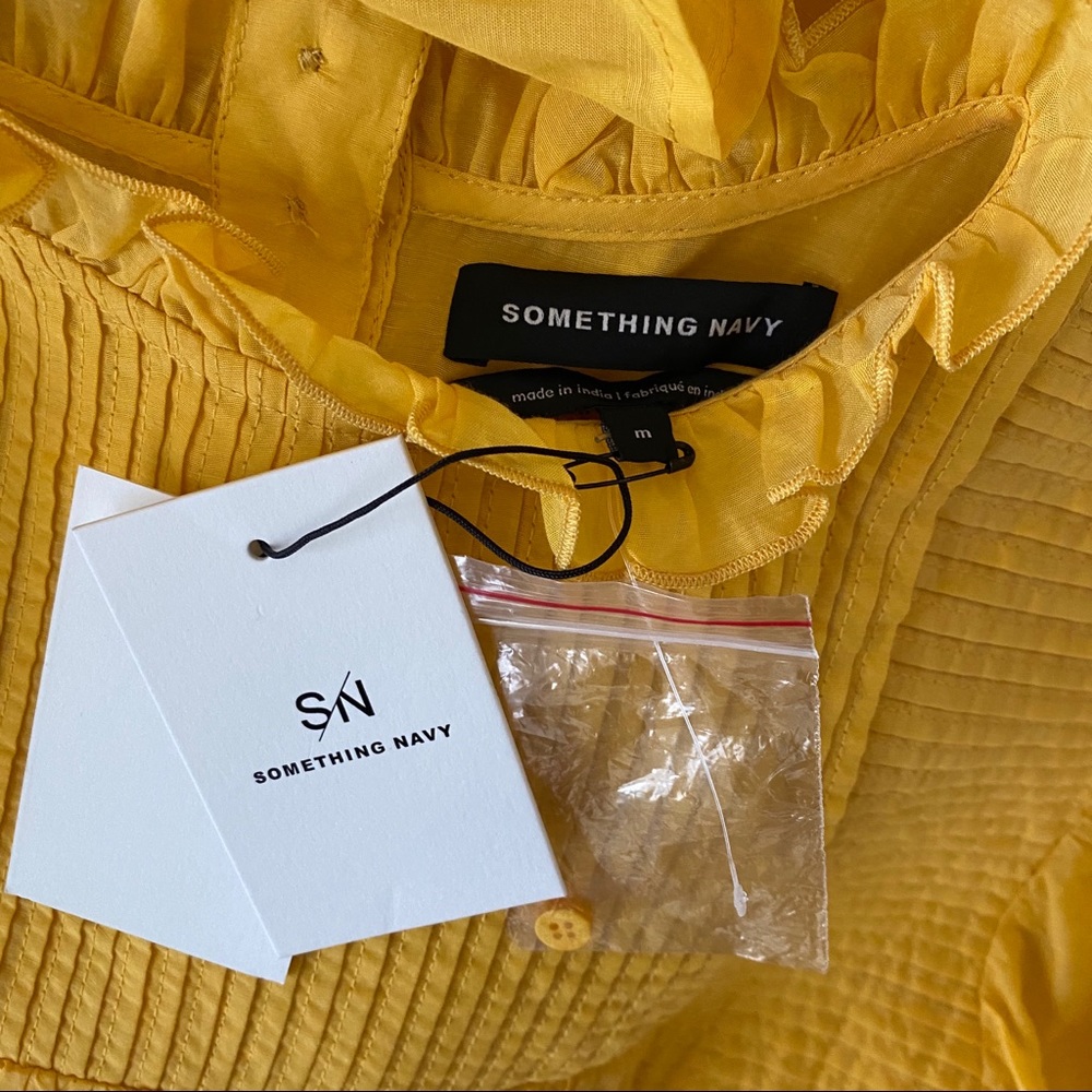 Something Navy Yellow Pleated Peplum Top M - Picture 10 of 12